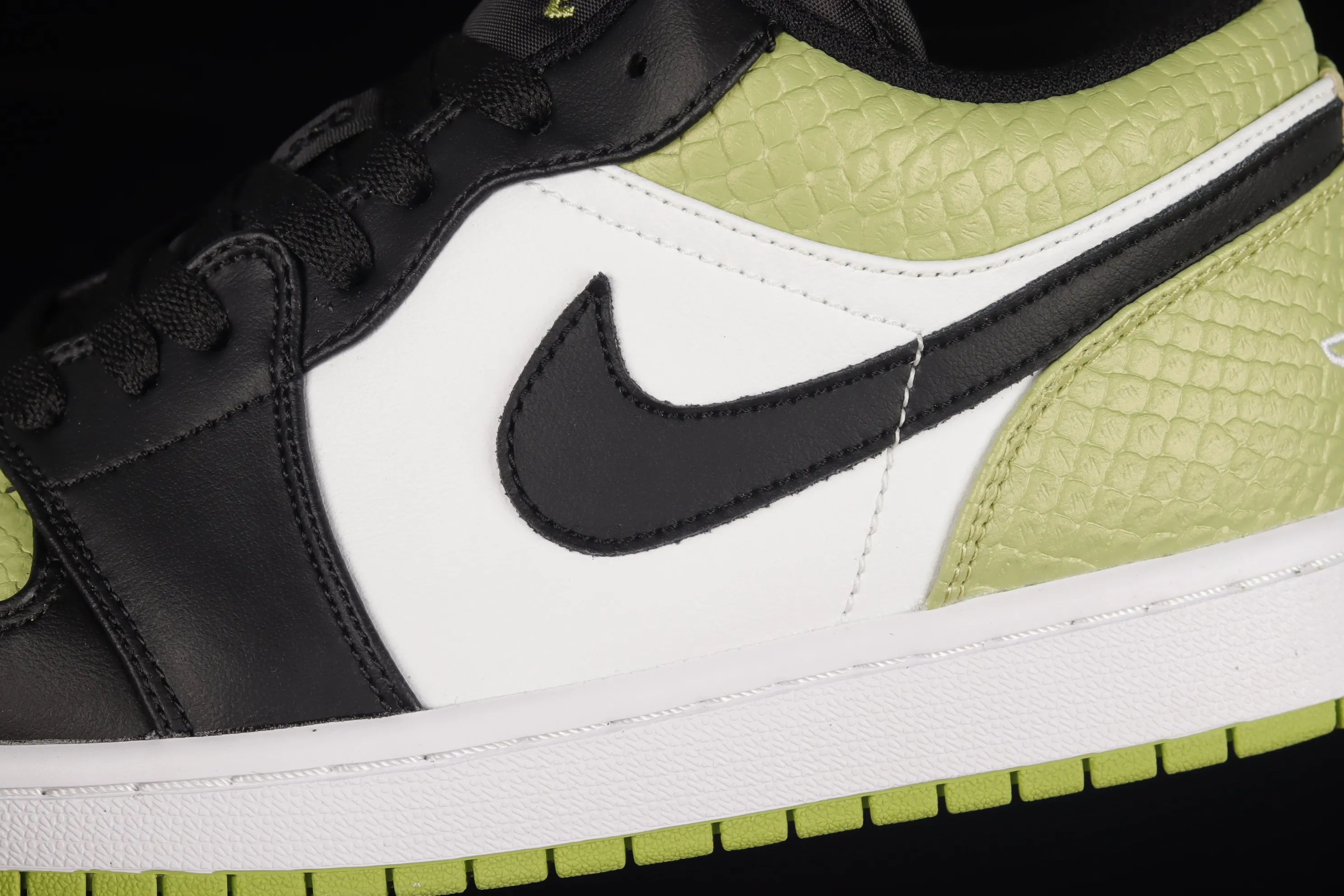 All categories Air Jordan Jordan series basketball shoes Air Jordan 1 Low Air Jordan 1 Low AJ1 Joe 1 Green Snake Low-top cultural basketball shoes DX4446-301